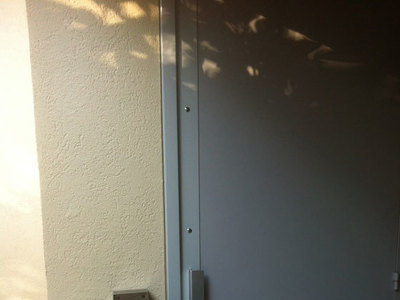 Protection et renfort de porte